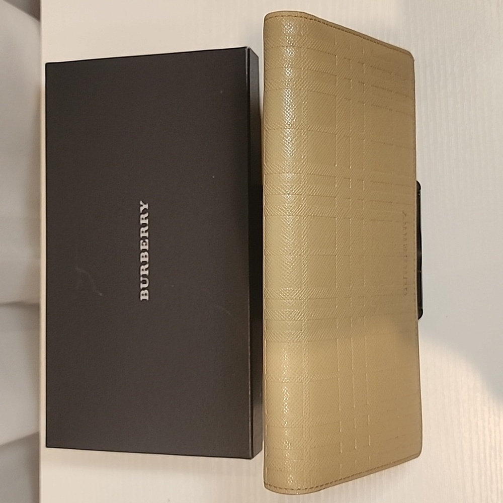 Burberry Long Wallet With Box - Picture 4 of 17